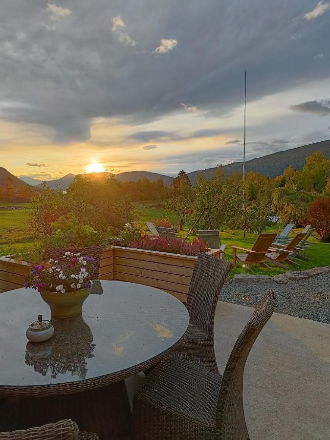 Orheimstunet - Gardsferie For Storfamilien Der Ogsa Hunden Er Velkommen Starheim Extérieur photo