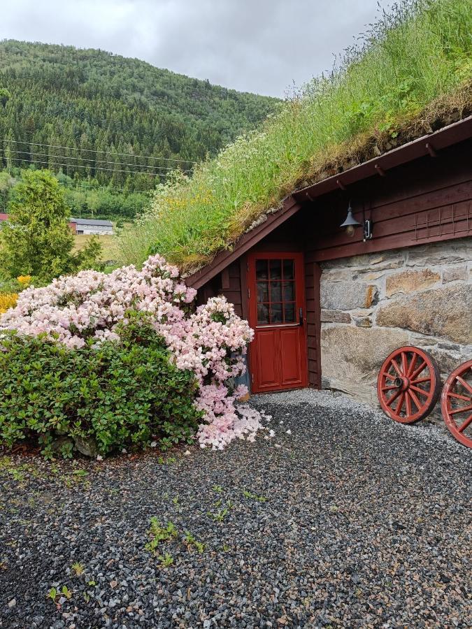 Orheimstunet - Gardsferie For Storfamilien Der Ogsa Hunden Er Velkommen Starheim Extérieur photo