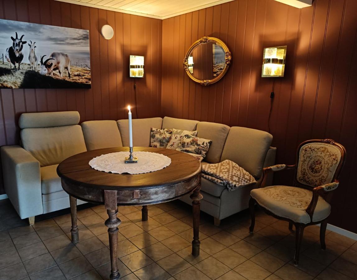 Orheimstunet - Gardsferie For Storfamilien Der Ogsa Hunden Er Velkommen Starheim Extérieur photo
